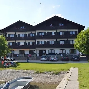 Grünäugl Am Gstadt am Chiemsee